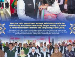 Perkuat Bantalan Ekonomi Warga Banyuwangi, Gubernur Khofifah Salurkan Bansos dan Tali Asih Rp5,26 Miliar