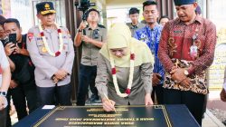 Gubernur Khofifah dan Kapolda Jatim Resmikan Gedung Sarpras SMAN 2 Taruna Bhayangkara, Tekankan Integritas Siswa