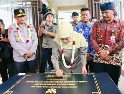 Gubernur Khofifah dan Kapolda Jatim Resmikan Gedung Sarpras SMAN 2 Taruna Bhayangkara, Tekankan Integritas Siswa