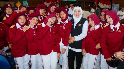 Dukung Perlindungan Anak di Ruang Digital, Gubernur Khofifah Siap Awasi Implementasi Kebijakan Kemenkomdigi