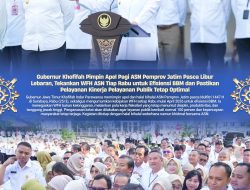 Gubernur Khofifah Pimpin Apel ASN Pasca Lebaran, Tekankan WFH untuk Efisiensi dan Pelayanan Publik Optimal