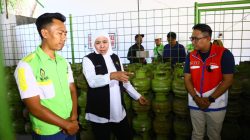Gubernur Khofifah Imbau Masyarakat Bijak Gunakan LPG dan BBM, Hindari Panic Buying