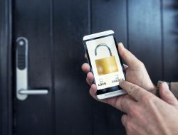 Cara Kerja Kunci Pintu Digital Berbasis IoT dan Sistem Keamanannya