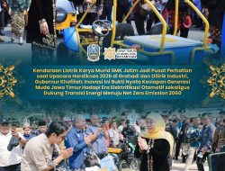 Konvoi Kendaraan Listrik Siswa SMK Meriahkan Hari Pendidikan Nasional di Grahadi, Gubernur Khofifah Apresiasi Kreativitas Vokasi Jatim
