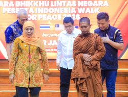 Gubernur Khofifah Serukan Harmoni dan Persatuan pada Momentum Hari Raya Waisak 2026