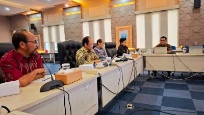 Para peserta pertemuan antara Badan Pengembangan dan Pembinaan Bahasa Kementerian Pendidikan Dasar dan Menengah (Badan Bahasa Kemendikdasmen), Konferensi Waligereja Indonesia (KWI) dan Paguyuban Wartawan Katolik Indonesia di Kantor Badan Bahasa, Rawamangun, Jakarta, Kamis (07/05/2026). foto Istimewa//KWI Pusat
