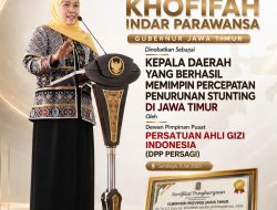 Berhasil Turunkan Prevalensi Stunting Jatim Hingga 14,7 Persen: Gubernur Khofifah Terima Penghargaan dari Persatuan Ahli Gizi Indonesia