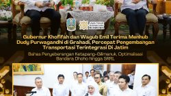 Gubernur Khofifah Bersama Wagub Emil Bahas Percepatan Transportasi Terintegrasi dengan Menhub Dudy Purwagandhi di Grahadi
