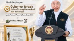 Gubernur Khofifah Raih Penghargaan Pimred Award 2026 Kategori Komunikasi dan Informasi Publik