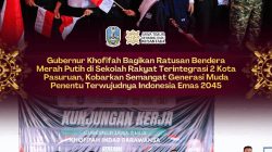 Gubernur Khofifah Bersama Danjen Akademi TNI Bagikan Ratusan Bendera Merah Putih di Sekolah Rakyat Terintegrasi 2 Kota Pasuruan, Tegaskan Generasi Muda adalah Penentu Terwujudnya Indonesia Emas 2045