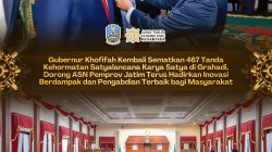 Gubernur Khofifah Kembali Sematkan 467 Tanda Kehormatan Satyalancana Karya Satya, Dorong ASN Jatim Terus Kembangkan Inovasi Berdampak Serta Do’akan Saudara Kita di NTT