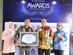 Kabiro Adpim Jatim Raih Penghargaan Komunikasi Kolaboratif, Tekankan Humas sebagai Penghubung Pemerintah dan Masyarakat