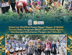 Gubernur Khofifah Panen Hasil Program SIKAP SMAN Taruna Nala, Wujud Nyata Ketahanan Pangan dari Sekolah