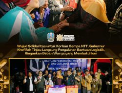 Wujud Solidaritas untuk Korban Gempa NTT, Gubernur Khofifah Serahkan Langsung Penyaluran Bantuan Logistik , Sapa Anak dan Lansia Serta Warga Manggarai