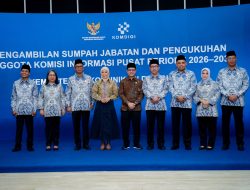 Menkomdigi Lantik KIP 2026–2030, Targetkan Indeks Keterbukaan Informasi Publik Tembus 75