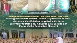 Peringatan Maulid Nabi Bersama Cicit Syech Abdul Qadir Jailani di Masjid Nasional Al-Akbar : Gubernur Khofifah Gandeng BAZNAS Jatim Salurkan Program Satu Keluarga Satu Sarjana dan Modal Usaha Penguatan Ekonomi