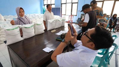 Kemensos Tahan Bansos 1.400 KPM