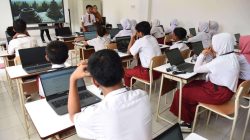 Teknologi dalam Pembelajaran untuk Mendukung Siswa