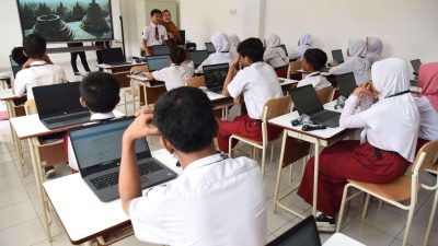 Teknologi dalam pembelajaran bagi mahasiswa Indonesia