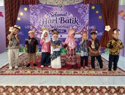 TK Khas Darul Adab Profetika Peringati Hari Batik Nasional, Kenalkan Warisan Budaya Sejak Dini