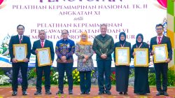 Khofifah Tutup PKN II dan PKP, Ajak ASN Perkuat Kolaborasi dan Inovasi