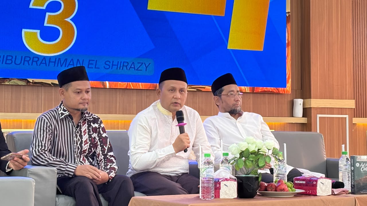 Habiburrahman El Shirazy Hadir di Darul Falah, Santri Diajak Membaca Dunia lewat Sastra
