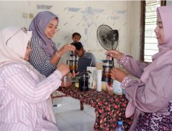 Dosen Farmasi Universitas Noor Huda Mustofa dan UPN Veteran Jawa Timur Latih Kelompok Wanita Tani Olah Biofarmaka Jadi Diversifikasi Produk Bernilai