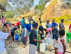Kementerian PU Distribusikan 136.000 Liter Air untuk Warga Sorong dan Penanganan Karhutla